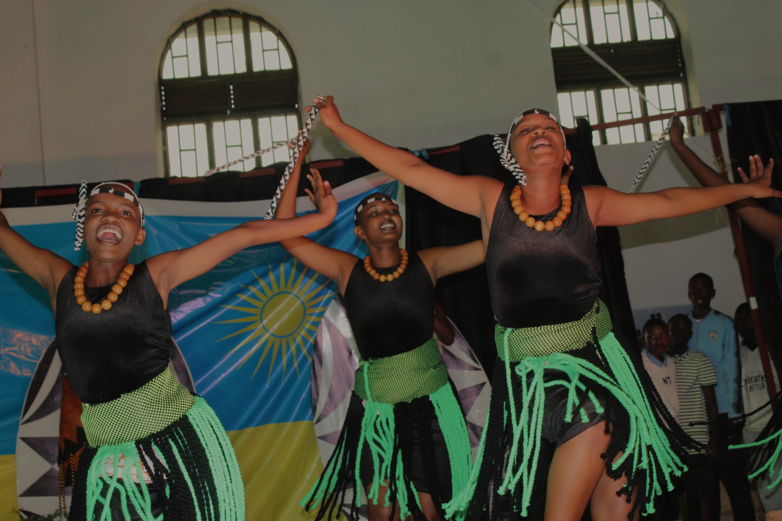 IGITARAMO CY' ITORERO URUSOBE MURI COLLEGE SAINTE MARIE REINE.