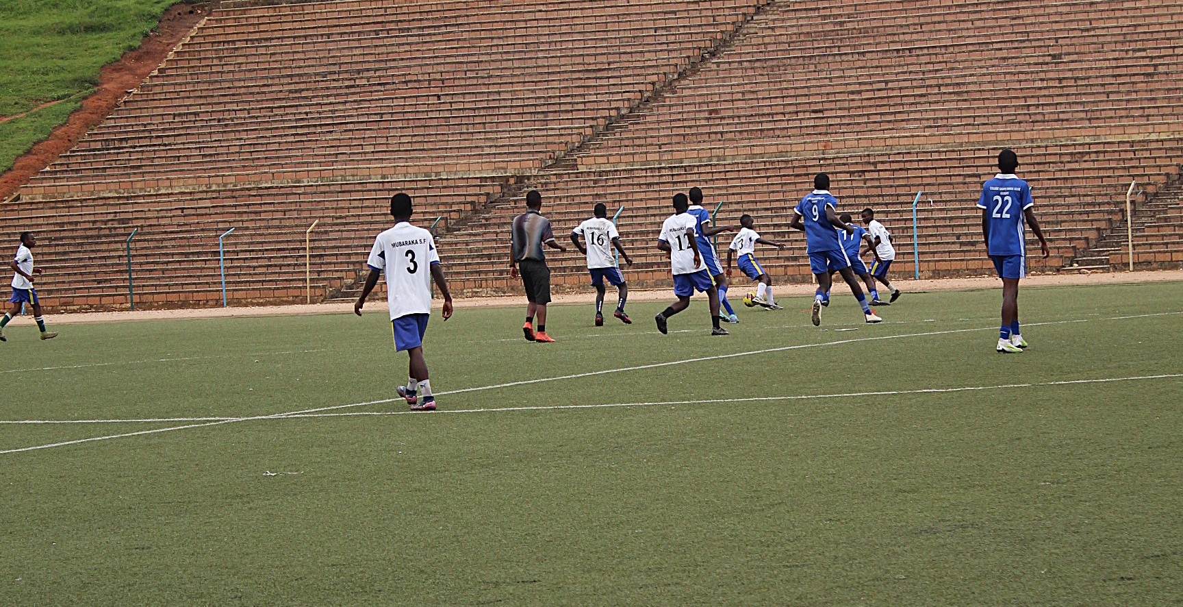 friendly-match-in-football