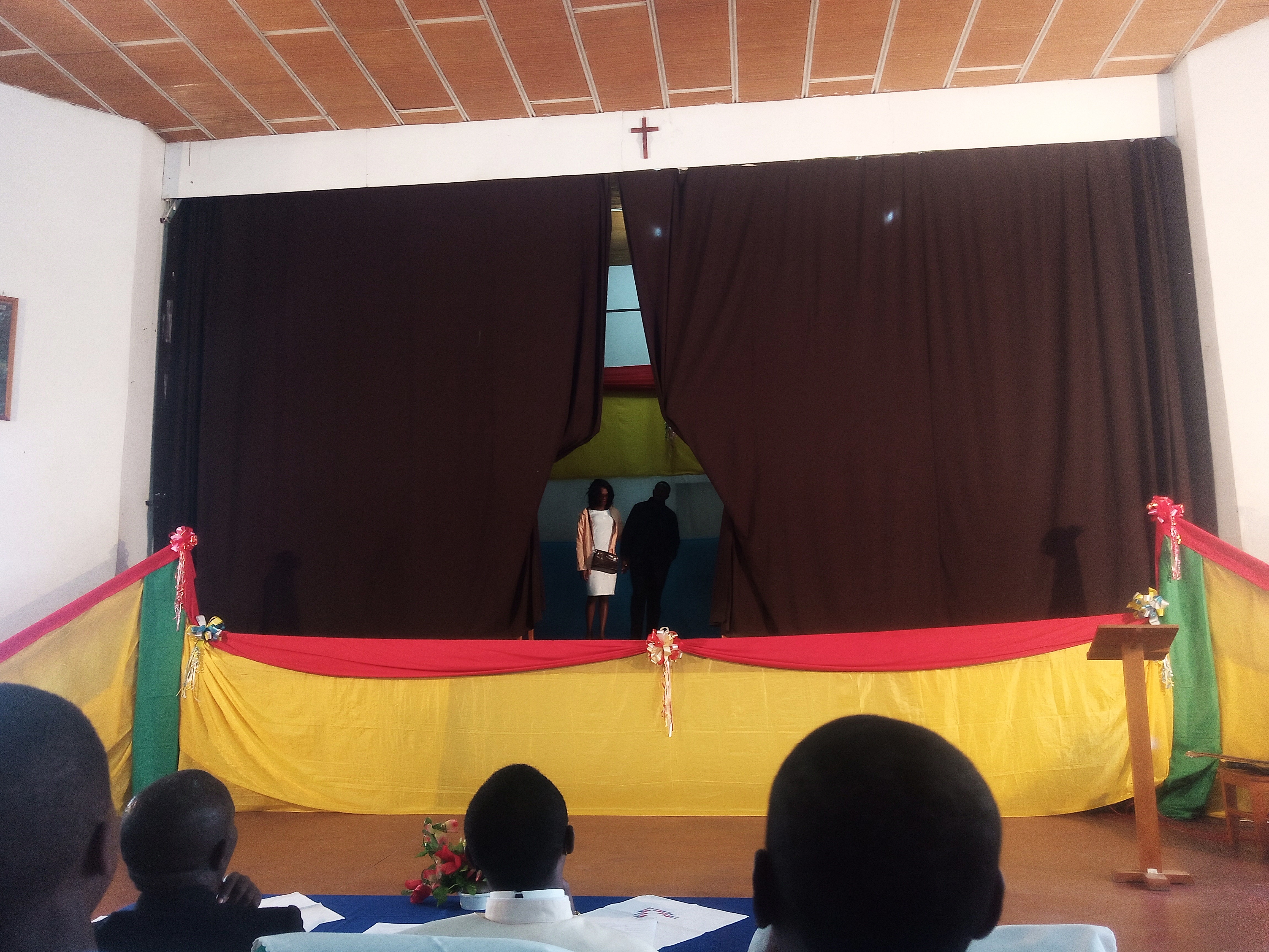 le-club-de-francais-du-college-sainte-marie-reine-en-visite-au-grand-seminaire-de-kabgayi